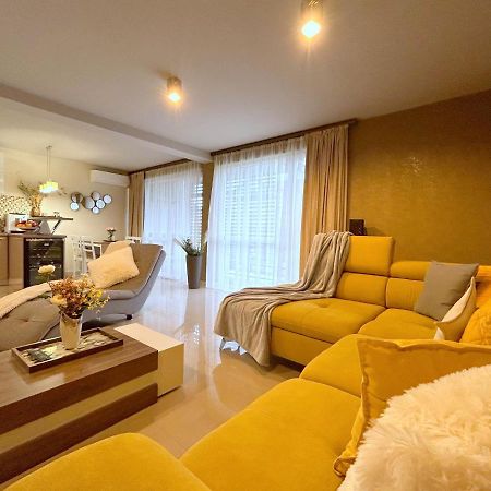 Thea Apartment 티미쇼아라 외부 사진