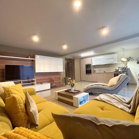 Thea Apartment 티미쇼아라 외부 사진