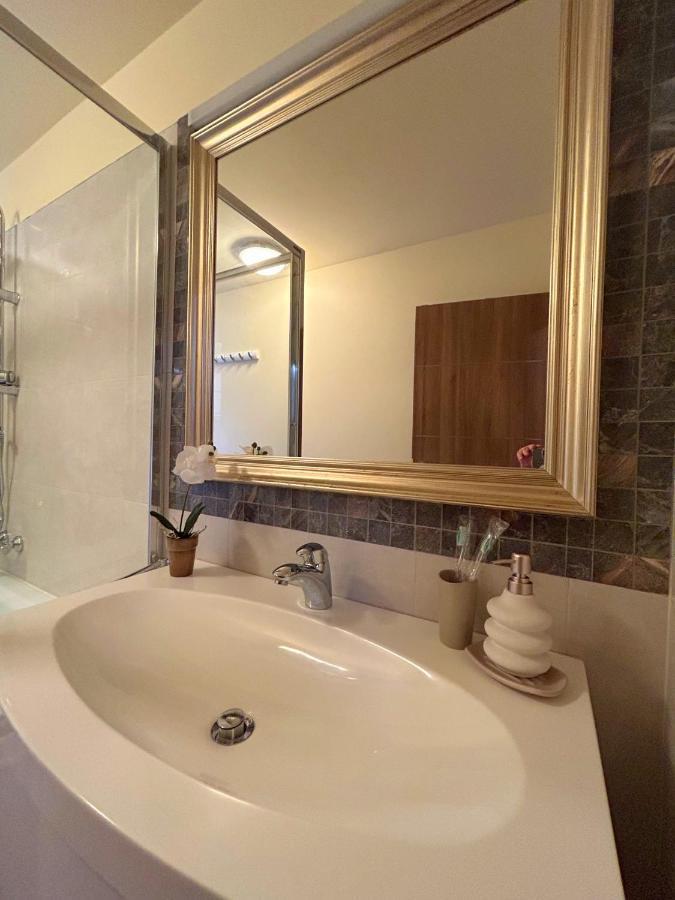 Thea Apartment 티미쇼아라 외부 사진