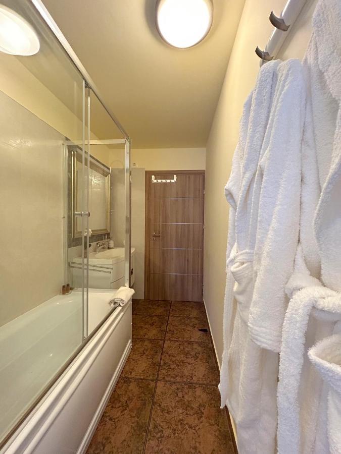 Thea Apartment 티미쇼아라 외부 사진